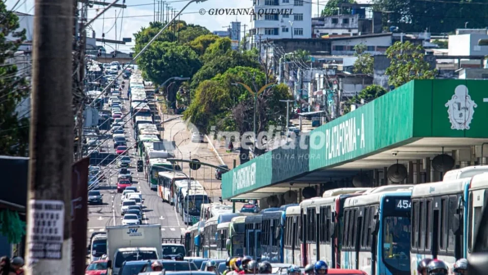 URGENTE: Justiça determina fim da greve dos rodoviários e impõe multa de R$ 120 mil por hora