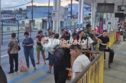 Com frota reduzida, passageiros recorrem a aplicativos e relatam insegurança no transporte coletivo em Manaus