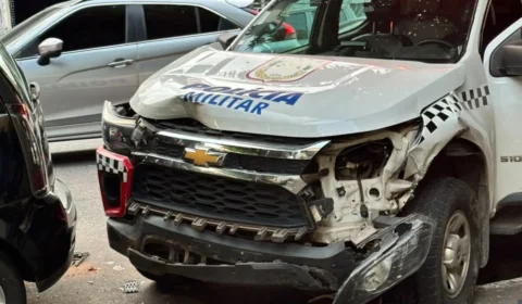 COLISÃO: Acidente envolvendo viatura da PM deixa trânsito complicado em cruzamento de Belém