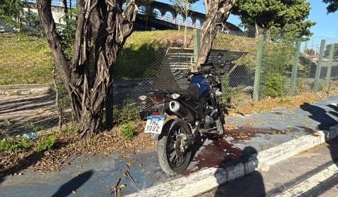 GRAVE: homem morre e mulher fica gravemente ferida em acidente de moto em Manaus