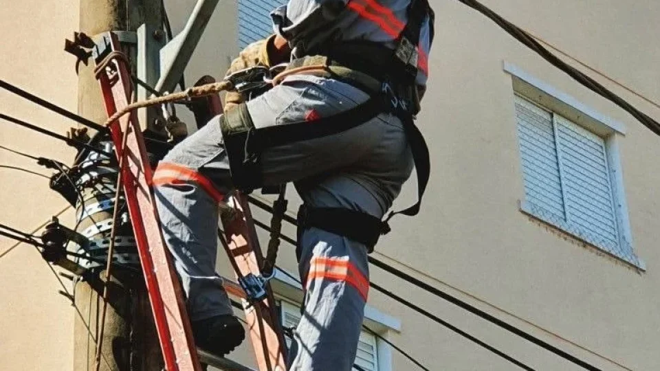 ATENÇÃO: Desligamento programado de energia afetará quatro bairros de Manaus neste sábado