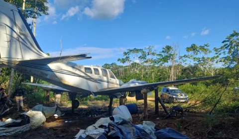 Avião adaptado para abastecer garimpo ilegal é destruído em Roraima
