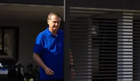PF cumpre mandado de busca na casa de Bolsonaro por divergência em registro de armas
