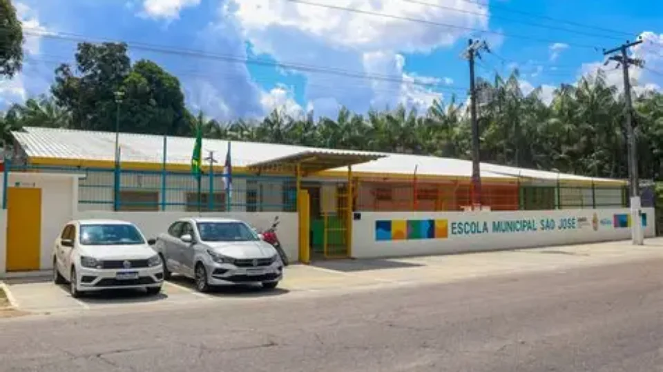 Dez escolas municipais retomam aula após vazamento de gás estireno em fábrica no Distrito Industrial