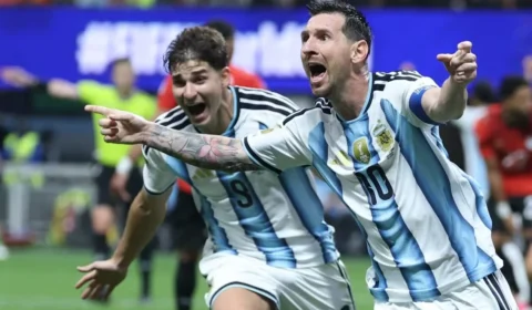 Argentina avança na Copa 2026 enquanto AFA é investigada pelo FBI por movimentações milionárias