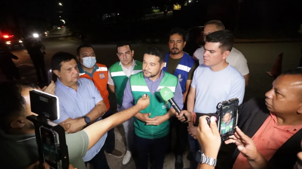 Prefeito de Manaus Renato Junior anuncia instalação de Gabinete de Crise para controlar vazamento de Gás no Distrito