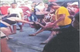 Veja momento da prisão de mãe e filha envolvidas em tentativa de homicídio contra transexual em Parintins