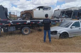 Só a carcaça: caminhonete furtada em Minas Gerais é localizada em desmanche de Boa Vista
