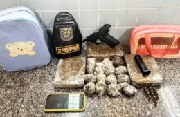 Grávida de 7 meses é presa com drogas e pistola escondidas em mochila de bebê em Boa Vista