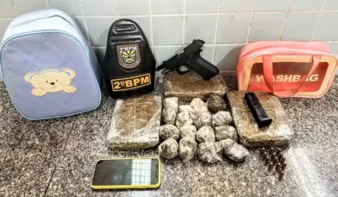 Grávida de 7 meses é presa com drogas e pistola escondidas em mochila de bebê em Boa Vista