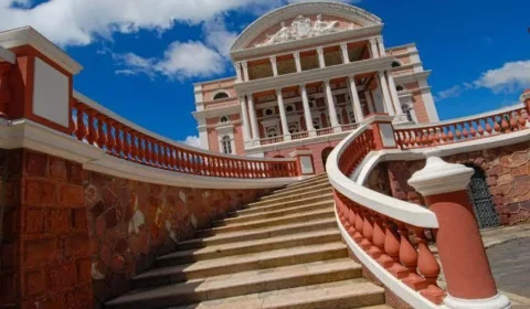 Teatro Amazonas recebe título de Patrimônio Mundial da Unesco