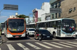 Ônibus voltam a circular nesta manhã (21) após greve e justiça determina 80% das frotas nas ruas de Manaus