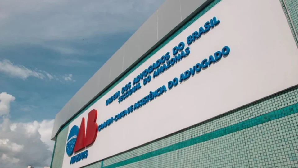 Advogado é exonerado da OAB-AM após prisão por suspeita de abuso sexual contra 3 meninas em Manaus