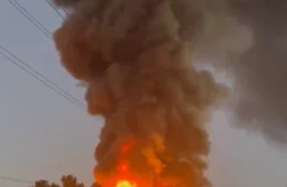 VEJA VÍDEO: Motoristas e cobradores ateiam fogo em veículos de trabalho ‘amarelinhos’ para cobrar pagamento atrasados