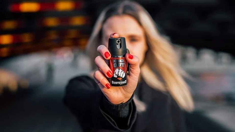 Arma de defesa: spray de pimenta é liberado para mulheres maiores de idade a partir desta sexta (24)