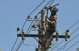 Manutenção na rede elétrica deixa três bairros de Manaus sem energia neste sábado (1)