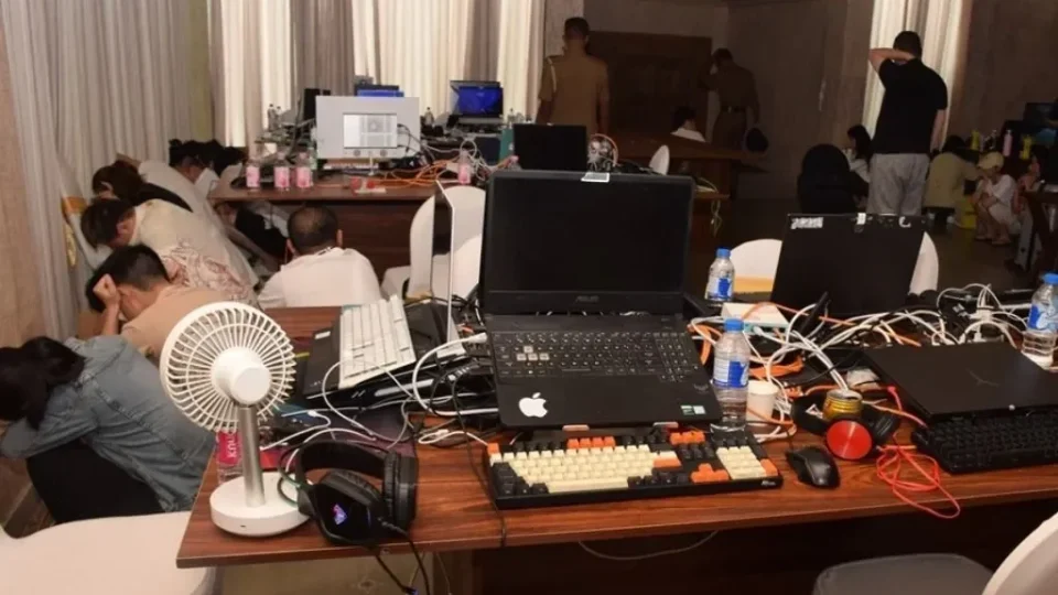 Interpol desmantela falsa delegacia da Polícia Federal usada em esquema de golpes e lavagem de dinheiro na África