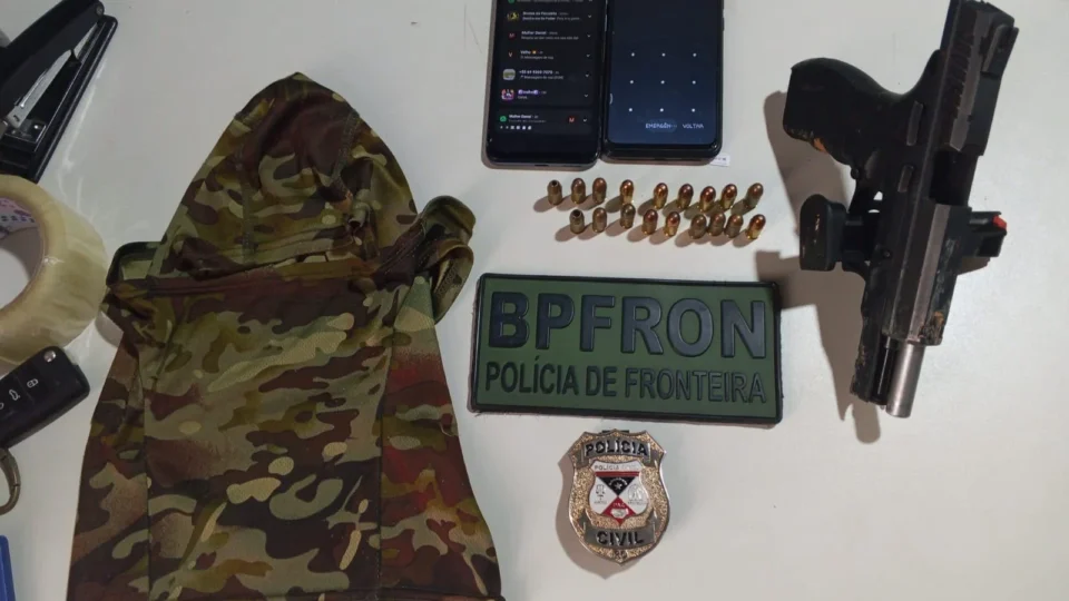 Operação conjunta prende quatro suspeitos e apreende pistola com 18 munições em Extrema