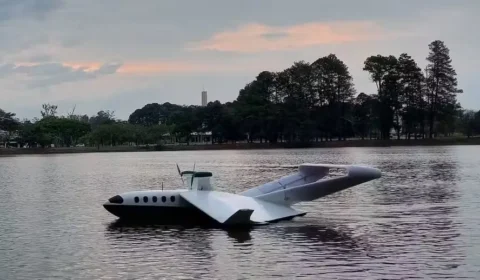 Barco voador criado em Manaus pode levar passageiros pelos rios em 3 horas na Amazônia