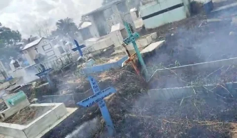 Veja: Incêndio atinge área do Cemitério Nossa Senhora Aparecida, no Tarumã, em Manaus