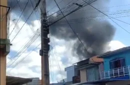 URGENTE | Incêndio atinge quatro casas em Icoaraci nesta sexta-feira