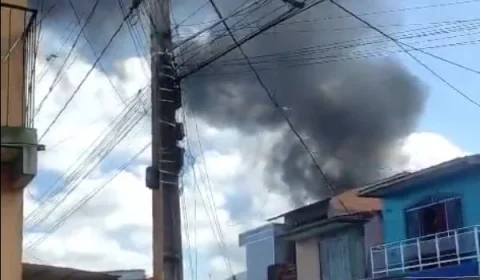 URGENTE | Incêndio atinge quatro casas em Icoaraci nesta sexta-feira
