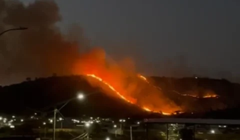 Bituca de cigarro pode ter causado incêndio de grandes proporções em Canaã; chamas foram controladas