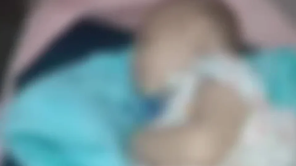VÍDEO | Bebê de 5 meses é encontrada sozinha em quarto de hotel durante a madrugada em garimpo do Pará