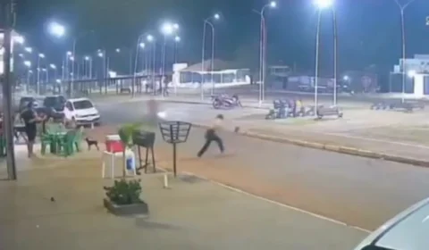 VEJA O VÍDEO | Mãe é atropelada por moto ao tentar salvar filha que entrou em avenida no Pará