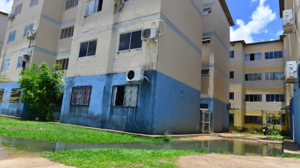 Moradores do Residencial Vila Jardim reclamam de esgoto a céu aberto no bairro Cidade Satélite