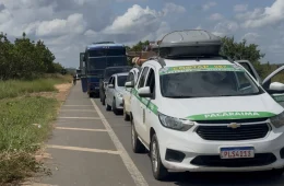 Indígenas fecham BR-174 sentido Pacaraima e motoristas esperam cerce de 2 horas para passar