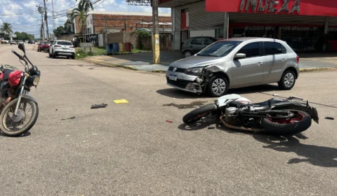 Idoso invade preferencial e provoca acidente entre motos no Centro de Porto Velho