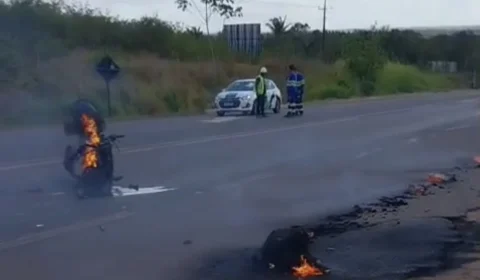 Motociclista morre após colisão com carreta na BR-364, em Pimenta Bueno