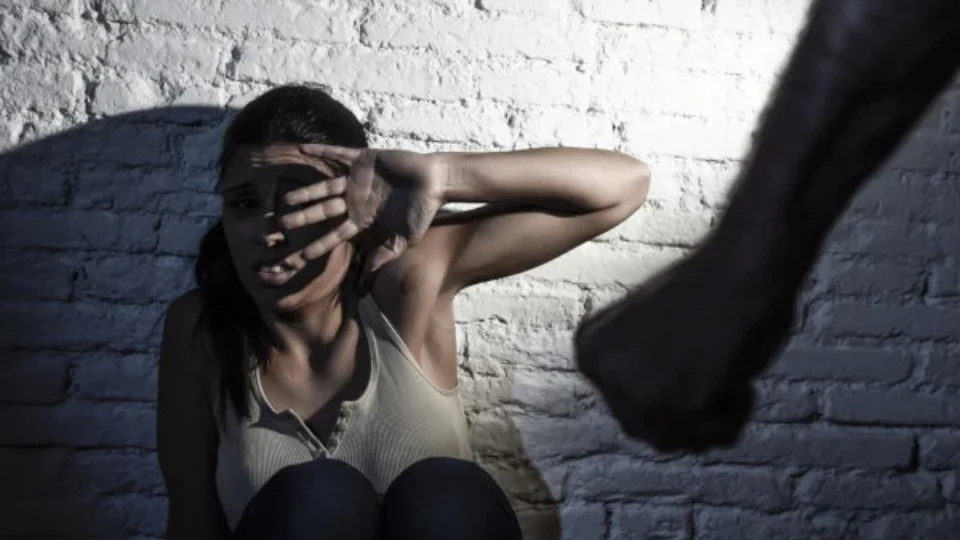 Taxa de feminicídio tem redução em todo o Brasil