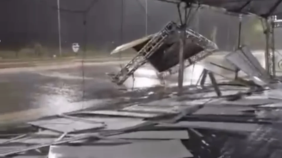 Chuva forte e ventania provocam estragos em Porto Velho e região