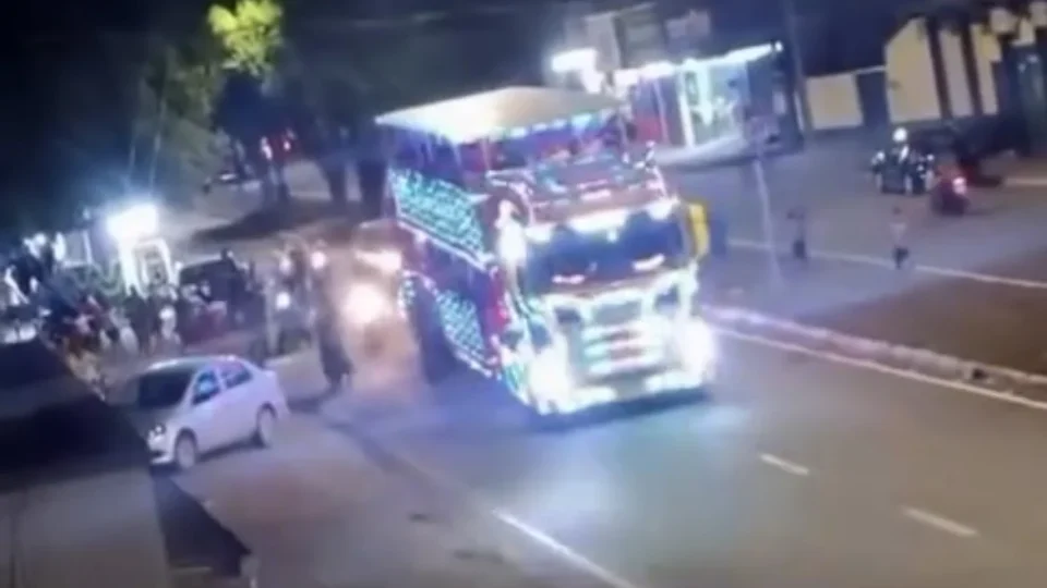 Tragédia: motociclista morre após acidente com carreta Furacão em Ariquemes