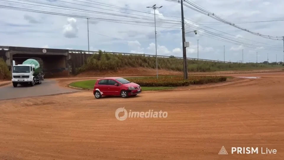 Moradores cobram conclusão de obras em avenida no Distrito Industrial