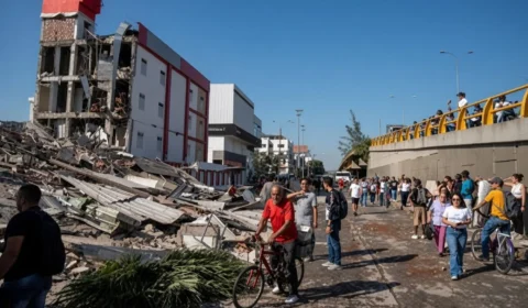 Veja: Terremoto devastador de 7,4 deixa mortos e soterrados após prédios desabarem na Colômbia