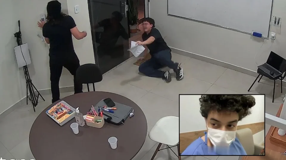 “Não consigo movimentar direito minha perna”, diz professor esfaqueado por aluno em Manaus