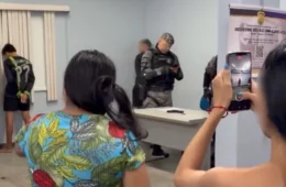 VEJA VÍDEO: Mãe se revolta ao descobrir que filho de 15 anos estaria envolvido em assaltos na Zona Norte de Manaus
