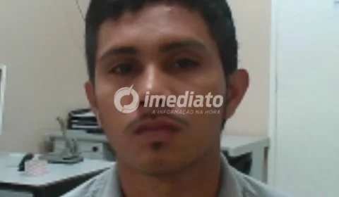 Homem é procurado por suspeita de estuprar enteada de 8 anos enquanto mãe trabalhava em Manaus