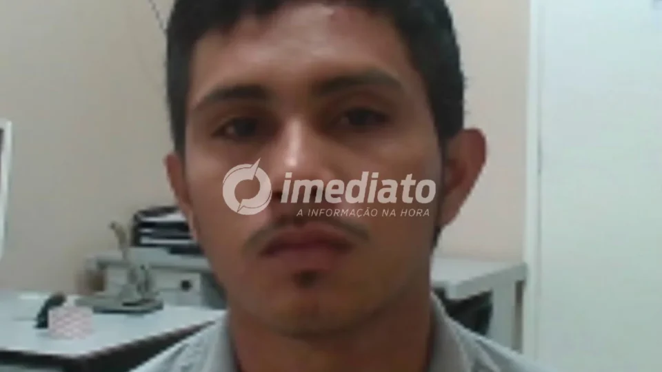 Homem é procurado por suspeita de estuprar enteada de 8 anos enquanto mãe trabalhava em Manaus