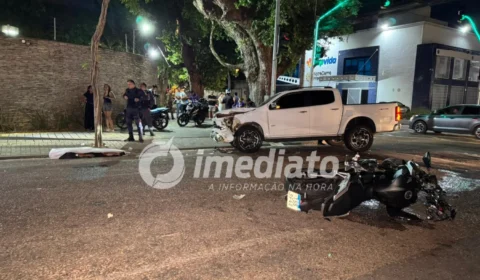 VEJA FOTOS: Motociclista é arremessado e morre após ser atingido por carro na Avenida Mário Ypiranga