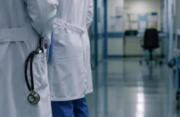 Médicos denunciam risco de colapso e alertam para falta de atendimento devido a atrasos nos pagamentos do Governo do AM