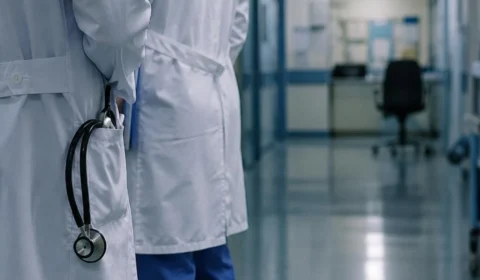 Médicos denunciam risco de colapso e alertam para falta de atendimento devido a atrasos nos pagamentos do Governo do AM