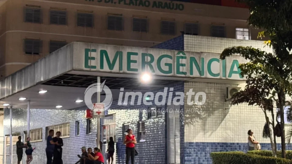 CAOS NA SAÚDE: Denúncias apontam superlotação, demora no atendimento e falta de profissionais no Hospital Platão Araújo