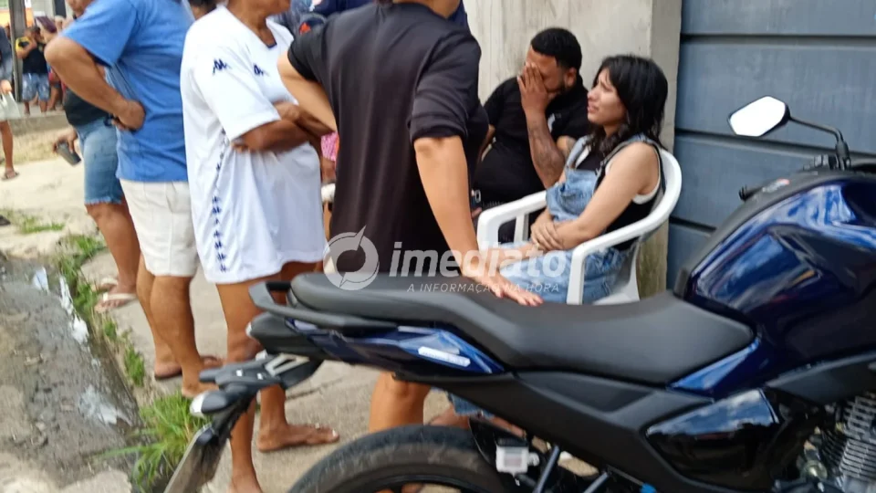 VEJA FOTOS: Pais entram em choque ao saberem que filhos de 10 meses e 2 anos morreram carbonizados em incêndio em kitnet no Tarumã