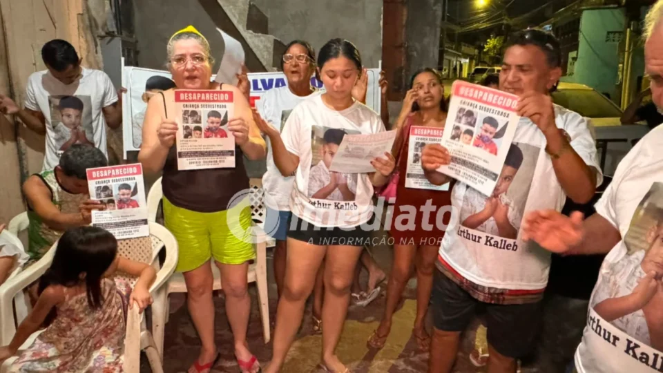 Mãe de Arthur Caleb faz apelo após 15 dias sem notícias do filho: ‘Por que vocês estão esquecendo do meu filho?’