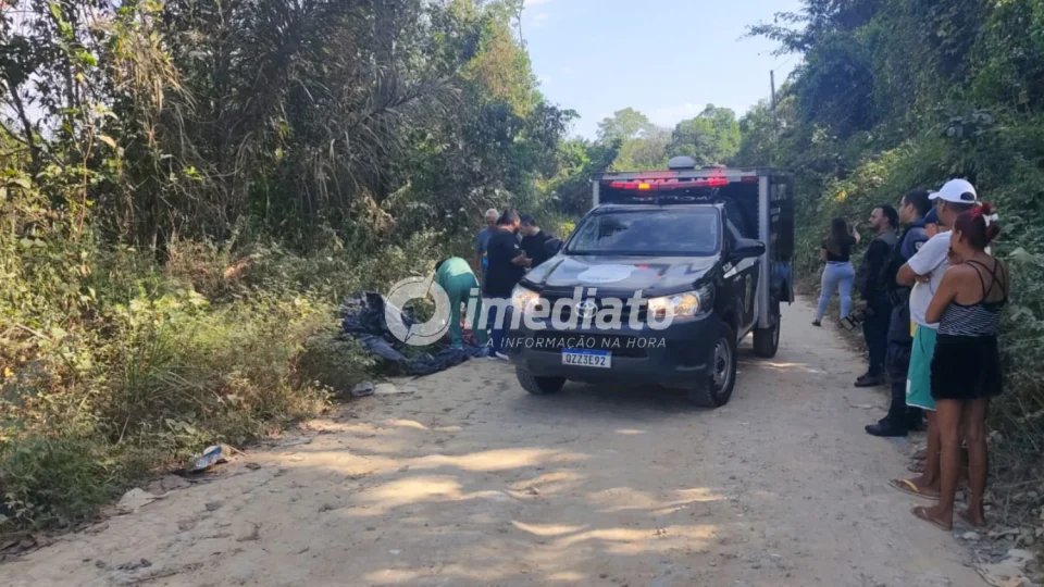 CHOCANTE: Homem é encontrado morto amarrado e enrolado em sacos pretos na estrada do Brasileirinho; veja vídeos