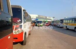 “Não está fácil para ninguém, Manaus está parada”: trabalhadores são surpreendidos por paralisação do transporte especial em Manaus